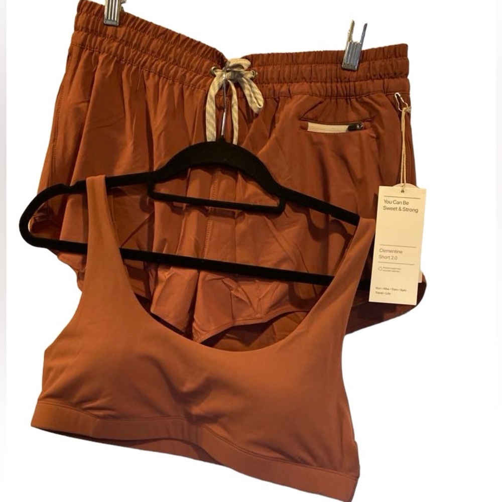 Vuori Women's Rust Active Bra and Shorts Set